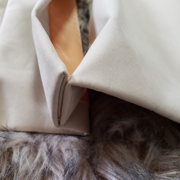 Coat - Picture 4 of 9